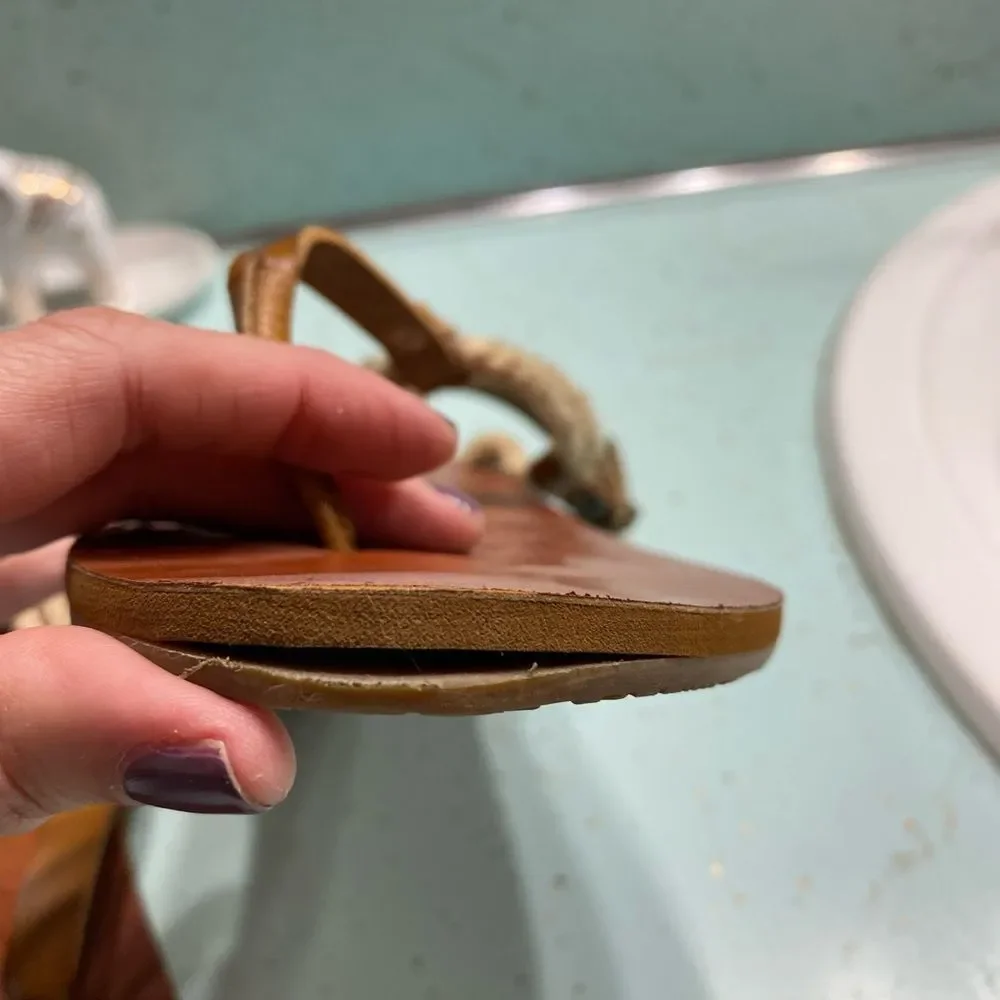 Roxy sandals size 7.5